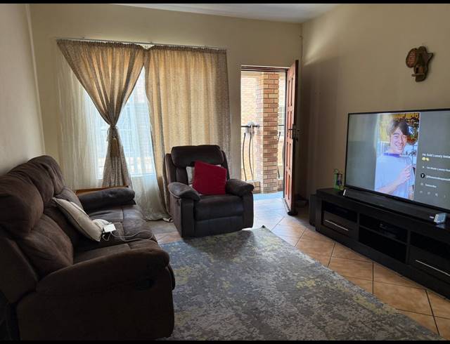 2 BEDROOM APARTMENT FOR SALE IN RUSTENBURG CENTRAL